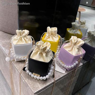 China Fashion Box Purse Bag Pearl Bag Cross - Body Pearl Chain Handle Bucket Top Bag for sale