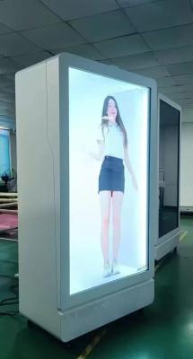 Chine 86 pouces Taille humaine Boîte d'hologramme 3D interactive Vitrine LCD transparente Écran tactile Holoportation Projection en temps réel à vendre
