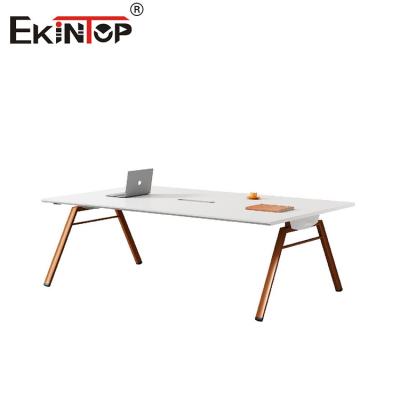 China Mesa de conferência de estilo minimalista moderno com pernas de metal e mesa de madeira à venda
