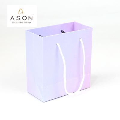 China Wholesale Exquisite Small Gift Display Bag Fashion Lightweight Luxury Jewelry Packaging Gift Bag for sale