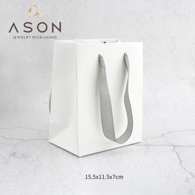 China Jewelry Bag Stain Logo Printable Hot Selling White Vertical And Horizontal Gray Ribbon Gift Bag for sale