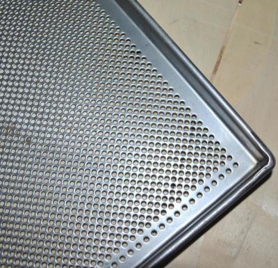 China Bandeja perforada para el horno, bandeja de la porción de la hornada del metal de la comida del acero inoxidable en venta