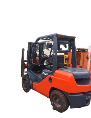 China Construction works Toyota 62-8FDN30 used forklift with side clutch 3 ton for sale