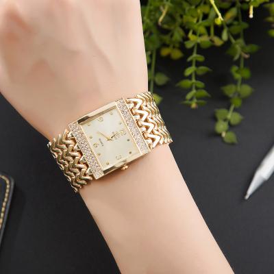 China Non-specific 2018 hot sale big size gold sliver alloy 3D luxury main lines women watches ladies watches wristwatch for sale