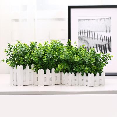 China Mini Artificial Potted Floor Plants-Plastikeukalyptus stellte für Schreibtisch-Dekoration ein zu verkaufen