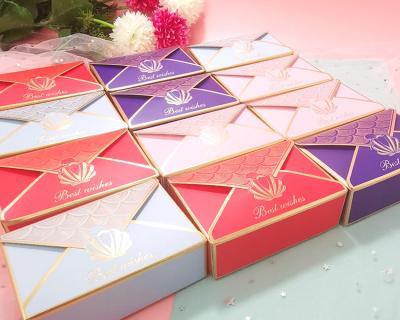 China Food Patented Envelope Design Shell Wedding Favors Candy Box Gift Favor Paper Box for sale