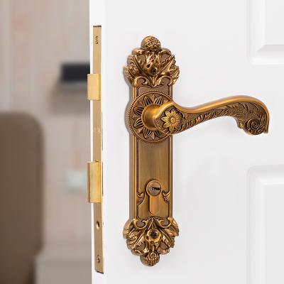 China European Impressive Peacock Pattern Home Decoration Noble Brown Door Knobs Retro For Interior Doors Handle for sale