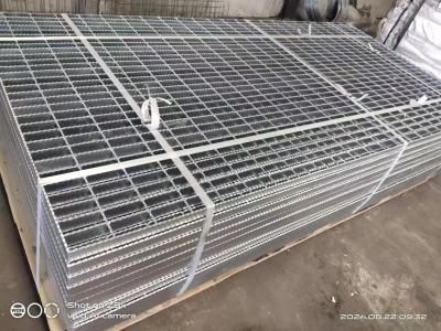 Chine Plat de grille soudé par grille en acier galvanisé en métal de la barre d'acier 25x3 800x1000 pour le passage couvert de plate-forme à vendre