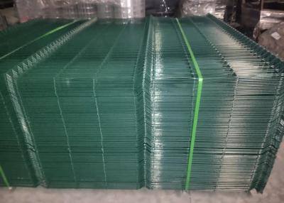Chine Le PVC a enduit le panneau 3d de recourbement a courbé le fil soudé Mesh Fence à vendre