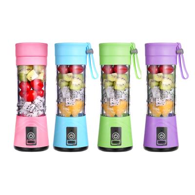 China Hot Selling 6 Blade Car USB Smoothie Blender Personal High Speed Glass Bottle Portable Electric Juicer for sale