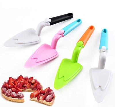 China 2021 Sustainable New Style Baking And Pastry Tools Wedding Cake Knife And Cake Server Set Plastic Cake Knife for sale