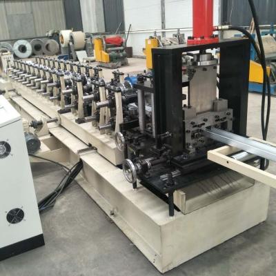 China A largura 40-200mm ajustáveis Metalcon estrutura o rolo do parafuso prisioneiro de C que forma a máquina para as bobinas G550 à venda