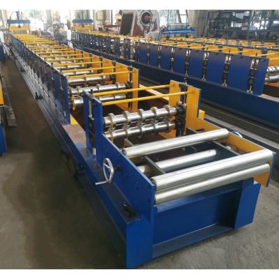 China la máquina cuadrada PPGI de la bajada de aguas del canal del tejado del valle del grueso de 0.3m m arrolla en venta