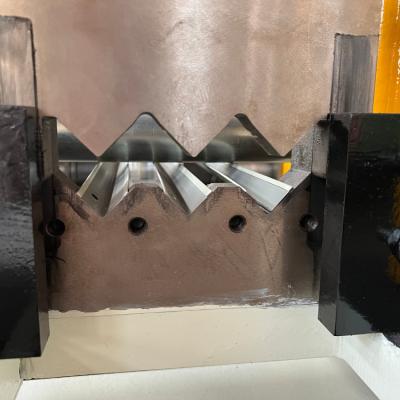 China Rolo de aço galvanizado do ângulo de parede da espessura de 0.3-0.9mm que forma a máquina com controle do PLC à venda