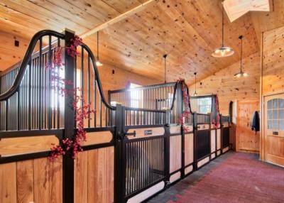 China Fully Welded Steel Horse Stables , Bamboo / Pine Infill Galvanized Horse Stalls for sale