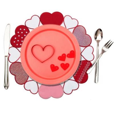 China OWENIE Love Heartc Wedding Party Dining Table Decorations Valentine's Day Red Cutwork Cutwork Place Mats For Home Decor for sale