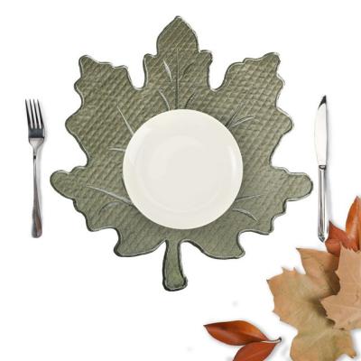 China Sustainable OWENIE'S Thanksgiving Scalloped Embroidered Maple Leaf Decoration Cutwork Home Table Mat Placemat For Dining Room for sale