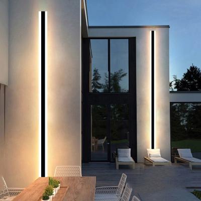China Modern Luxury Black LED Wall Light Metal Indoor Decorative Acrylic Cordless Wall Lamp for sale