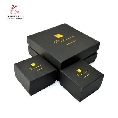Chine L'or Logo Printing CMYK colorent les boîte-cadeau de papier de bijoux pour l'anneau à vendre