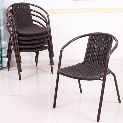 Chine Hôtel jardin balcon plage fauteuil empilable fauteuil à manger tissé en PE en rotin à vendre