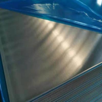 Cina Il blu nero rosso dell'oro ha anodizzato la lamiera sottile di alluminio 600-2500mm A2024 JISH4000 in vendita