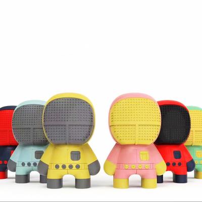 China New Wireless Cute Speaker M8 Speaker Phone Function Warrior Kids Small Audio Player for sale