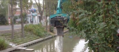 中国 掘削機によって取付けられる川運河の油圧Vibroのハンマー 販売のため