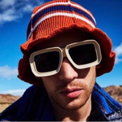 China 2022 Custom Printed Sunglasses Men Women Square Candy Color Shades UV400 Hip Hop Wide Leg Fashion Oversized Sun Glasses New for sale