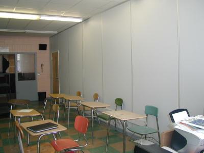Chine Salle de classe scolaire 2/2/0.5mm Formica Blanc Laminé Panneau acoustique mural microperforé à vendre