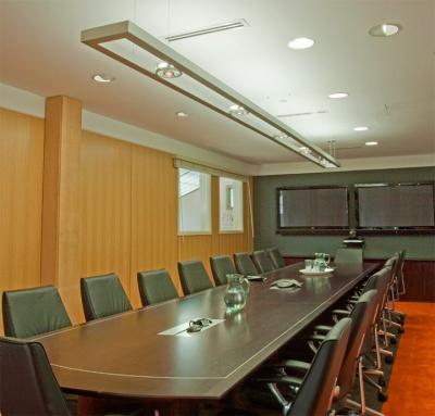 China 4'x8' Office Oak Veneer Micro Perforated Acousitc Wood Panels Sound Absorbing Board for sale