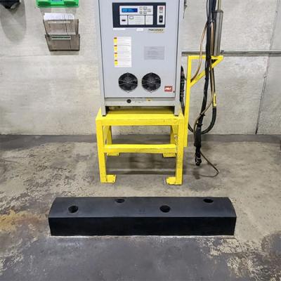 China Large Rubber Mats For Flexible Floor-Level Guardrail System Keeps Your Walkways, Walls, And Facility Damage-Free for sale