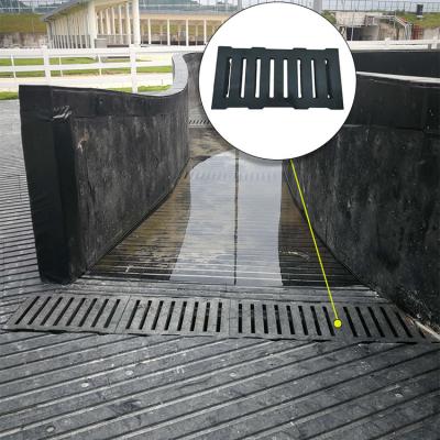 China Anti-Slip 600mm Manhole Rubber Cover With High Quality Horse Pool Drain Grate for sale