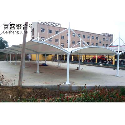 Chine Tissu à membrane imperméable à l'eau Auto Tensile Parking Shades Atelier Structure en acier OEM ODM à vendre