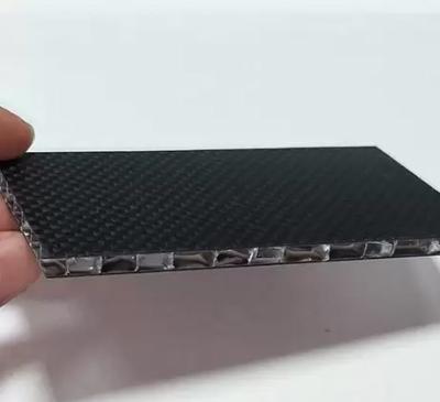 Chine Panneaux de nid d'abeilles de fibre/fibre de verre de carbone à vendre