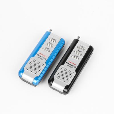 Cina Mini Pocket Auto Scan Radio Con Mini Torcia Per Emergenza Esterno in vendita