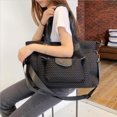 China Large Capacity Fashion Gym Bag Travel Tote Handbags Outdoor Weekender Shoulder Luggage Bags for sale