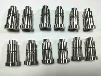 Chine moulage par injection en plastique de noyau de moule de pièces du moule 58-62HRC 1,2379 à vendre