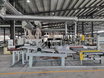 Cina SPC pavimento e pannelli di parete automazione della linea di slot Alta efficienza in vendita