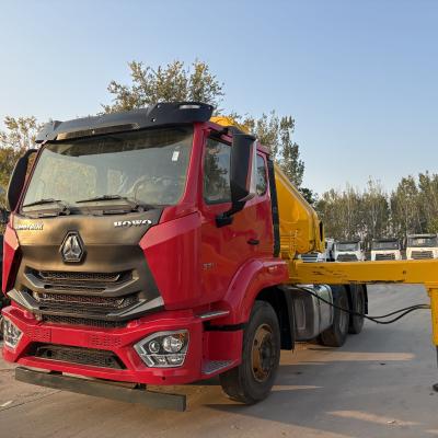 Chine Tracteur Sinotruk 6x4 Hahan avec moteur 380 ch et capacité de réservoir de carburant Rhd 450L personnalisable à vendre