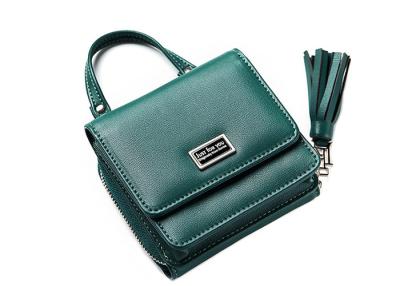 Chine Sac en cuir d'unité centrale d'épaule de femmes de mode, sac de petite taille de Crossbody de gland à vendre