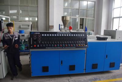 중국 터치스크린을 가진 ISO9001 220rpm 과립 HDPE 관 밀어남 선 판매용