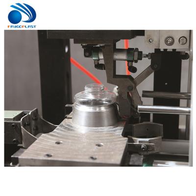 China Snijmachine van de hoge snelheids de automatische Plastic fles met 2m transportband Te koop