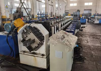 Chine Petit pain de courrier d'entraînement de boîte de vitesse d'U formant la résistance à haute impression de machine à vendre
