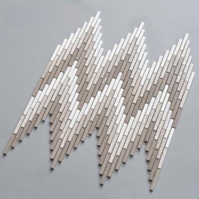 China Modern Random Sized Marble Mosaic Tile Wall and Villa Lobby Hallway Toilet Tile in White/Black/Brown for sale