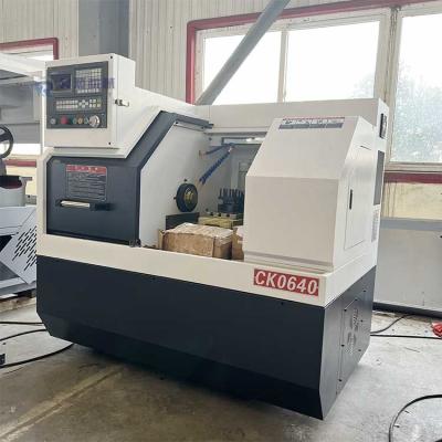 China CK0640 Máquina de corte de torno CNC à venda