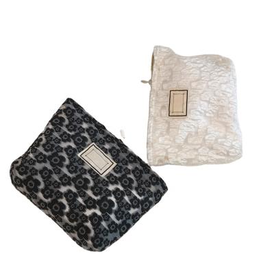 China Simple BSCI ISO Sedex FAMA Explosion Style Fashion Trend Canvas Travel Organizer Cosmetic Bag for sale