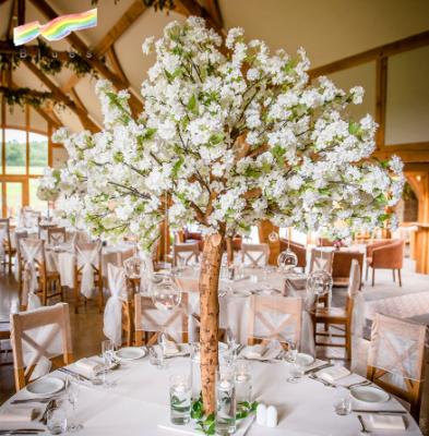 China Artificial Plastic Strap Cherry Blossom Tree Cherry Blossom Wedding Centerpiece For Sale Decoration Wholesale for sale