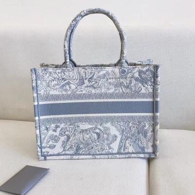 China Fashion New Arrival Designer Women Purses Bags Handbags Crossbody Bag Genuine Leather Fashion Red embroid Customize Blue Handmade for sale