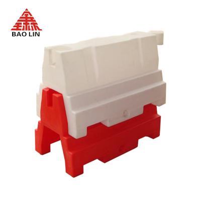 China Good quality Access Water Filled Plastic Barrier Gate Lane Different Size For Us,barricade guardrail schranke 70kg for sale