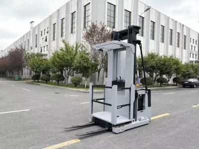 Cina Prelievo di pallet elettrico in piedi Prelievo di ordini alimentato a batteria 1000 KG Altura di sollevamento 6000 metri in vendita
